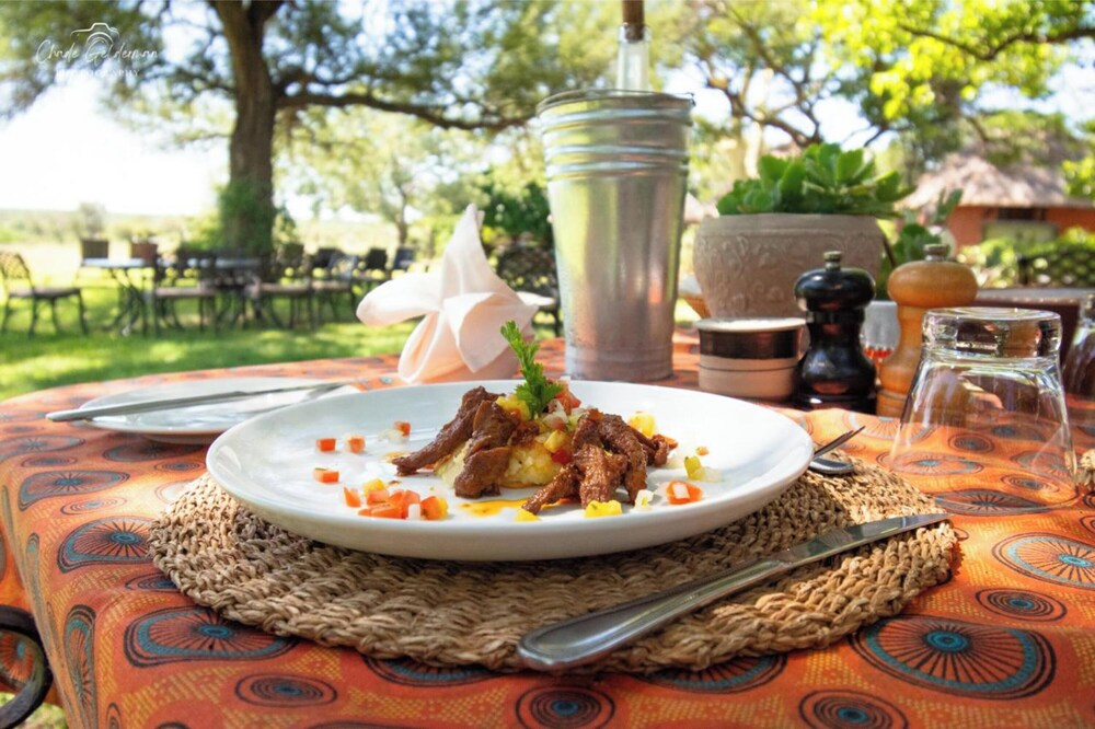 Mohlabetsi Safari Lodge 40/50