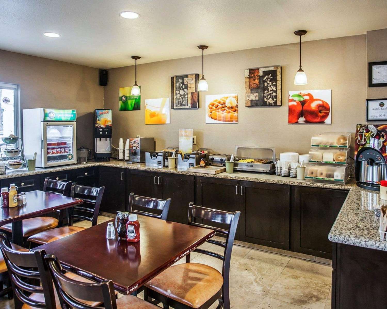 Quality Inn & Suites Anaheim at the Park 26/32