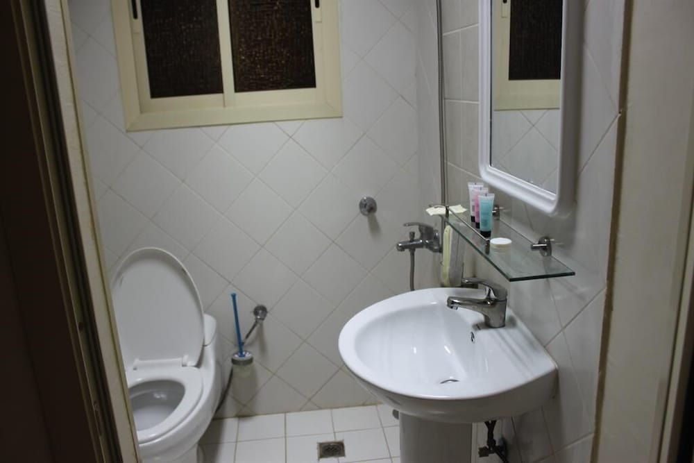 بنايات حماة للوحدات السكنية(Binayt Hamah Service Apartment) 33/34