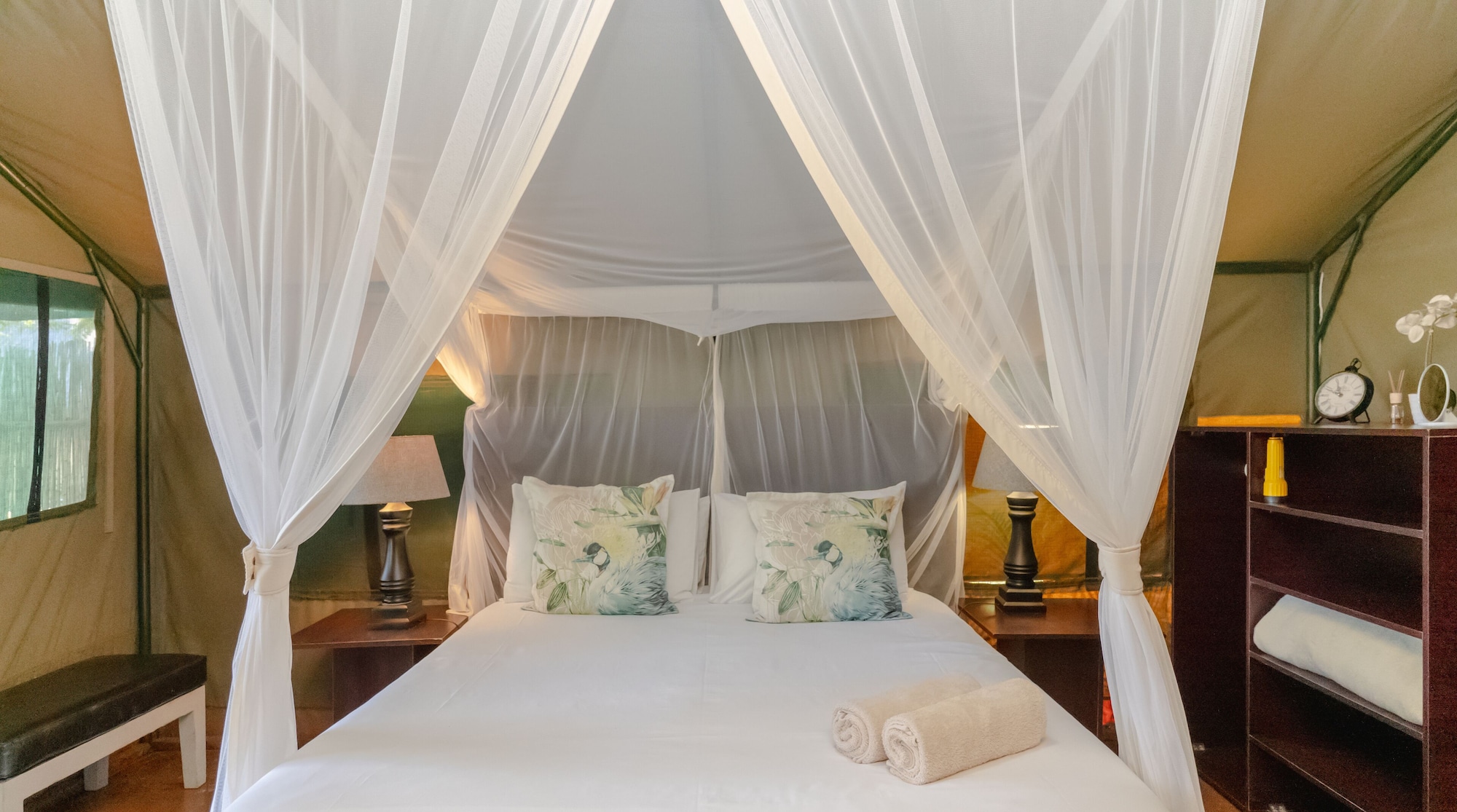 SAFARI, TENT