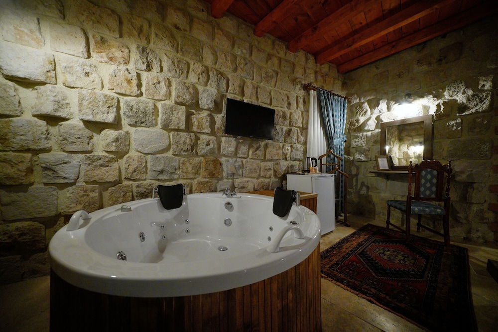 Nar Cave House & Swimming Pool 81/84