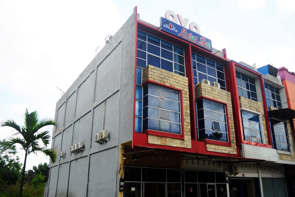 Lotus Inn 4/42