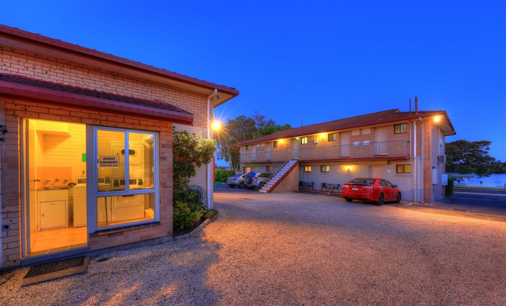 Midlands Motel 30/46