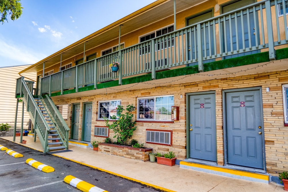 Budget Inn Motel 45/54