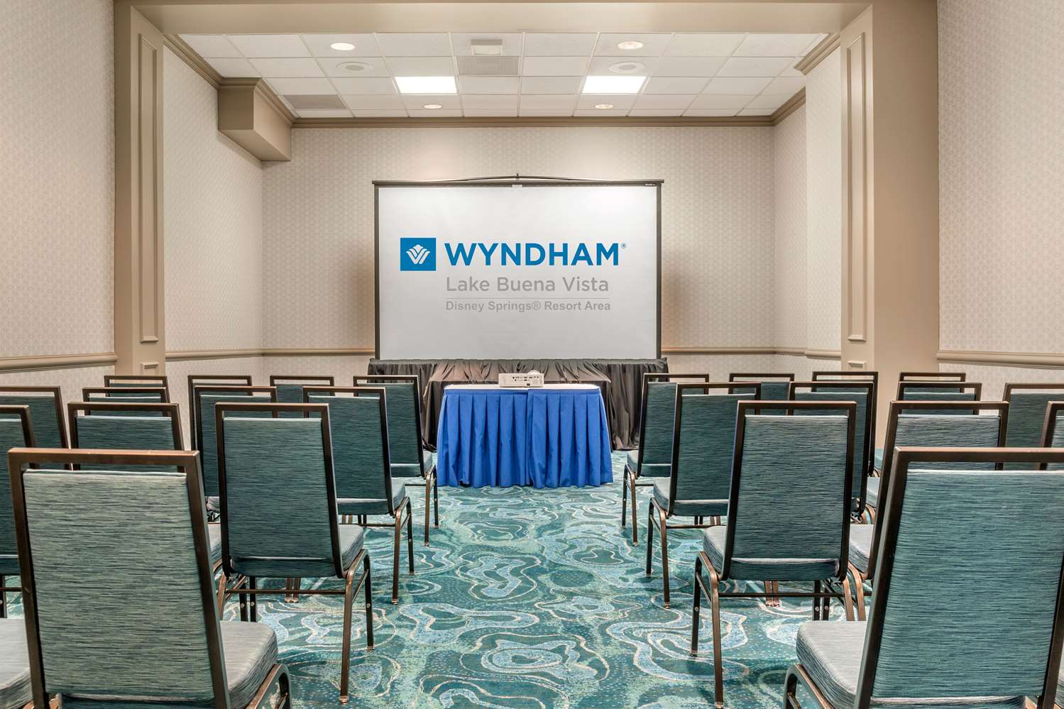 Wyndham Lake Buena Vista Disney Springs Resort Area 39/54