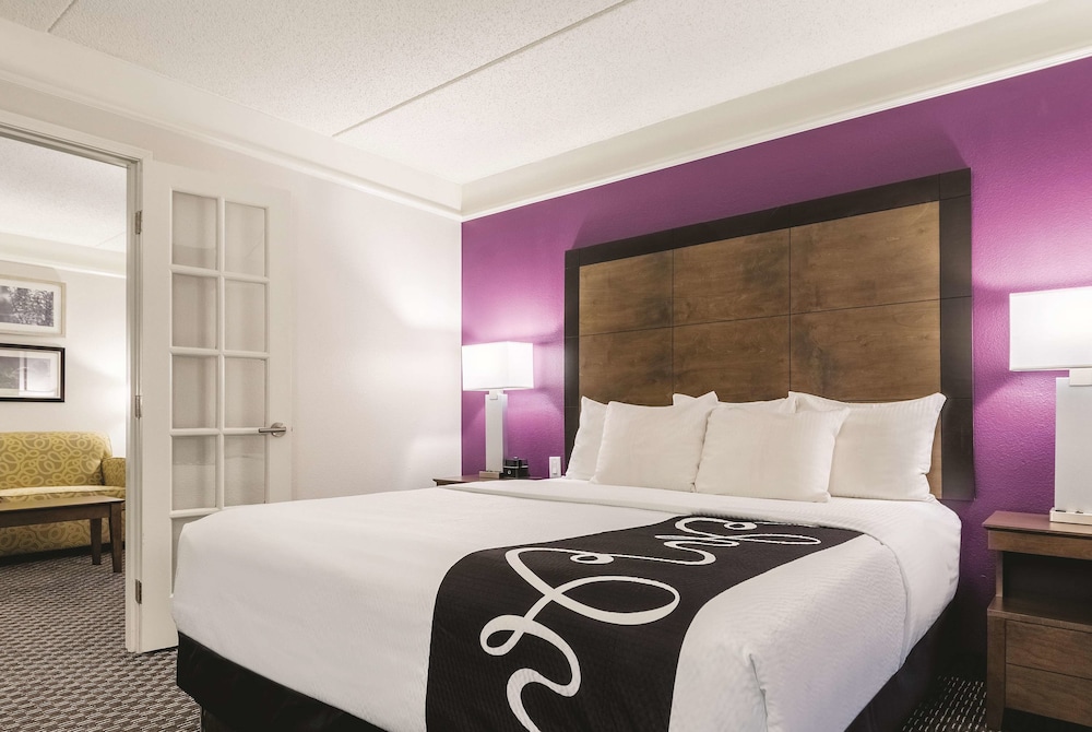 La Quinta Inn & Suites by Wyndham Alexandria Airport 9/48