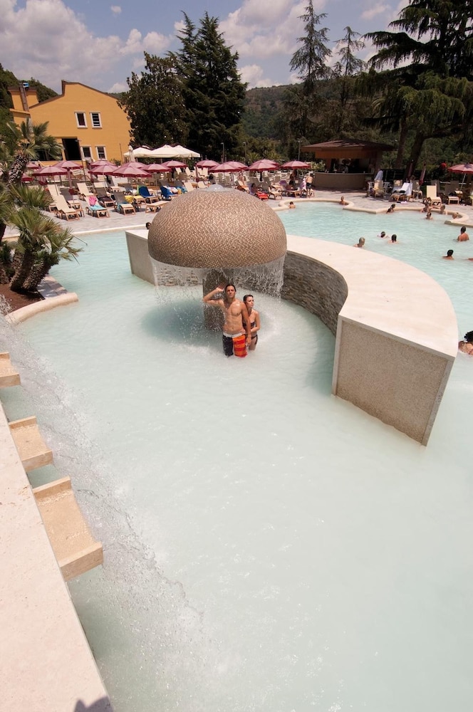 Complesso Terme Vescine 35/41