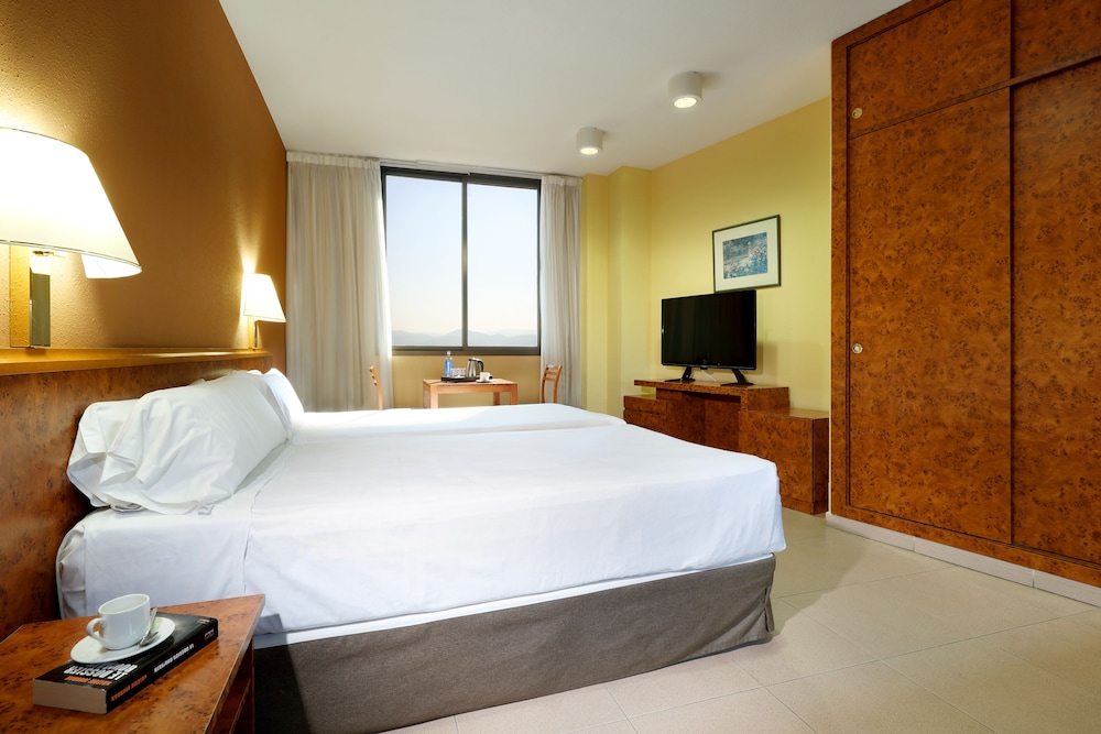 Hesperia Sant Joan Suites 14/57