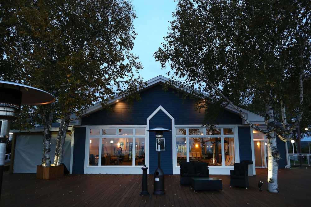 Auberge De La Pointe 6/65