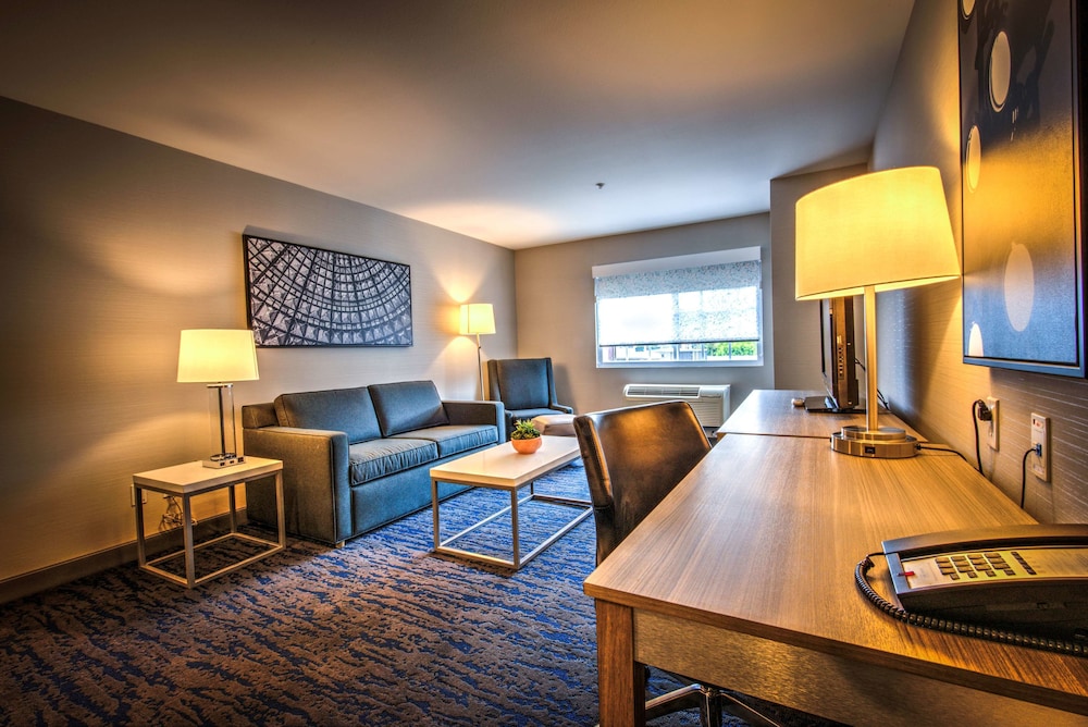Best Western Plus Media Center Inn & Suites 21/28