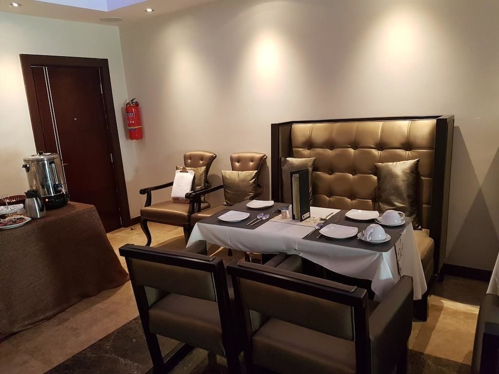 Check Inn Hotel Abuja 25/35