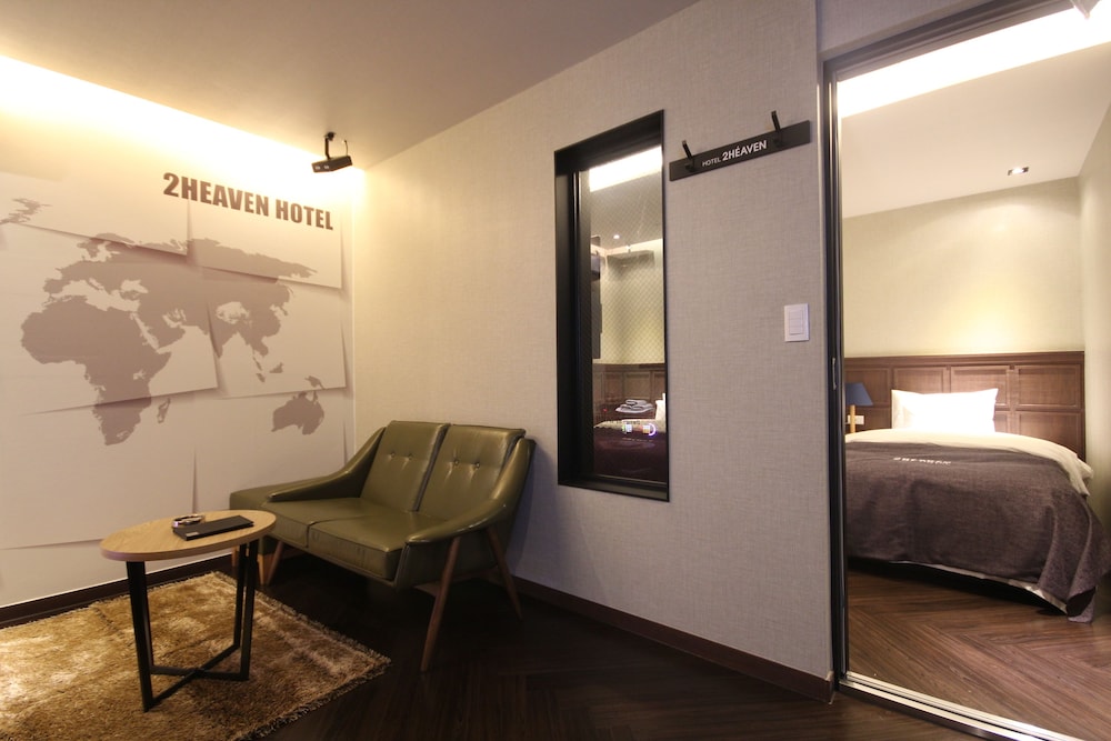 2 Heaven Hotel 38/69