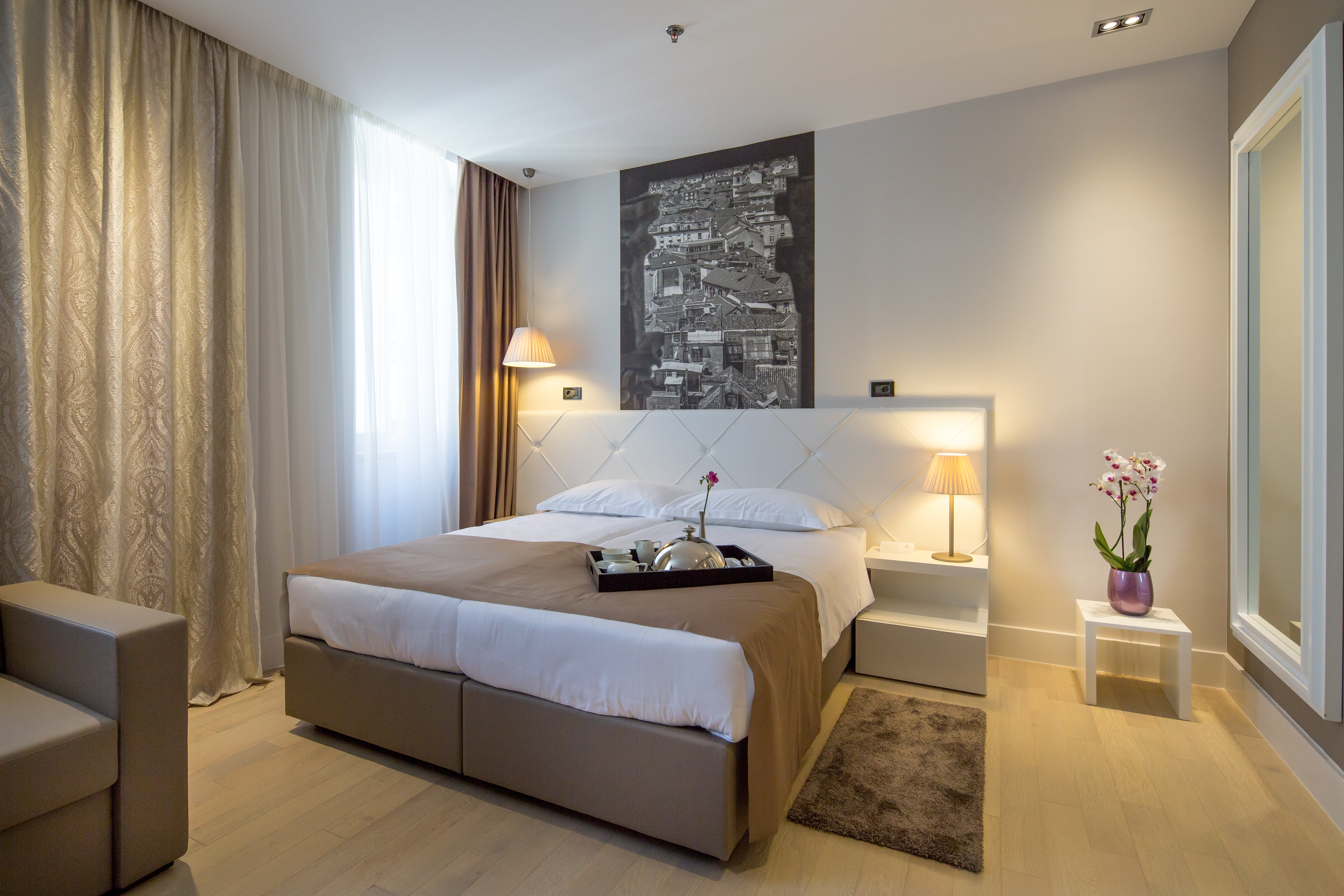 DELUXE, DOUBLE OR TWIN BED