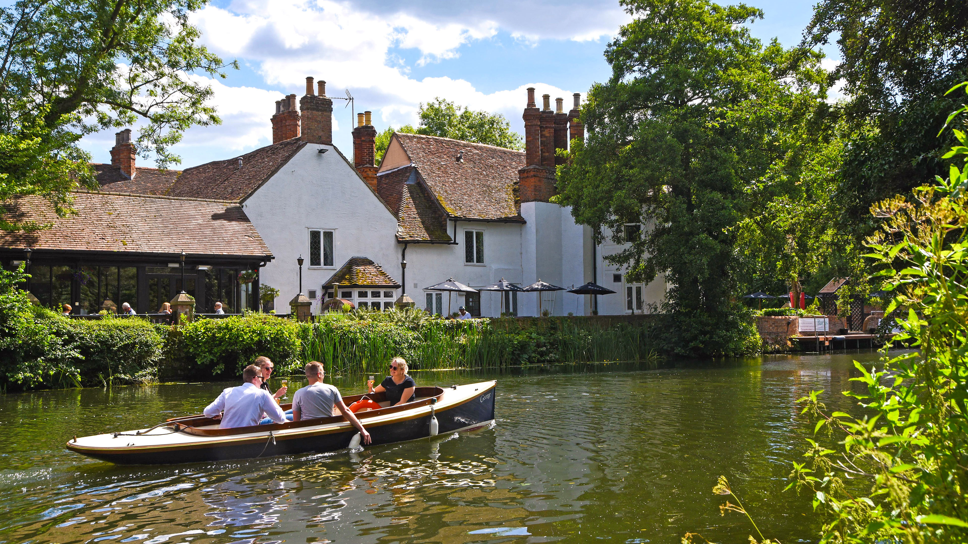 The Kingfisher Pub And Hotel 54/57