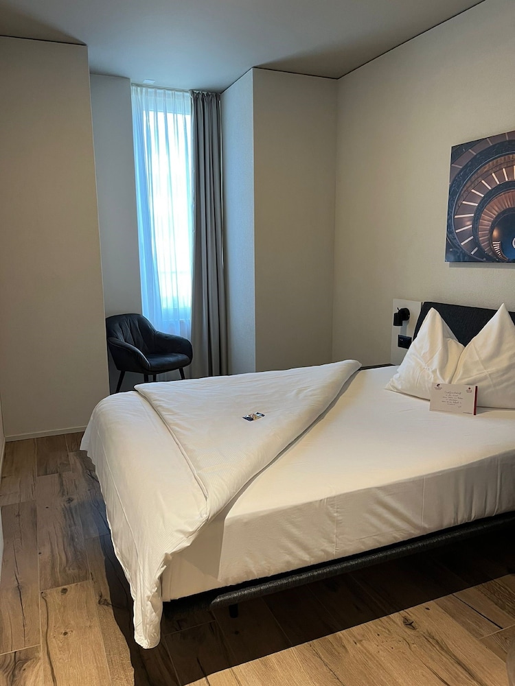 Centurion Swiss Quality Towerhotel 18/43
