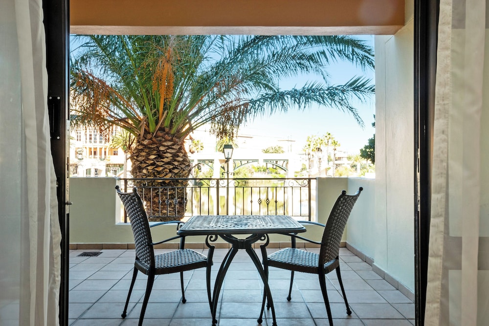 Cape Town City Accommodation the Island Club 48/69