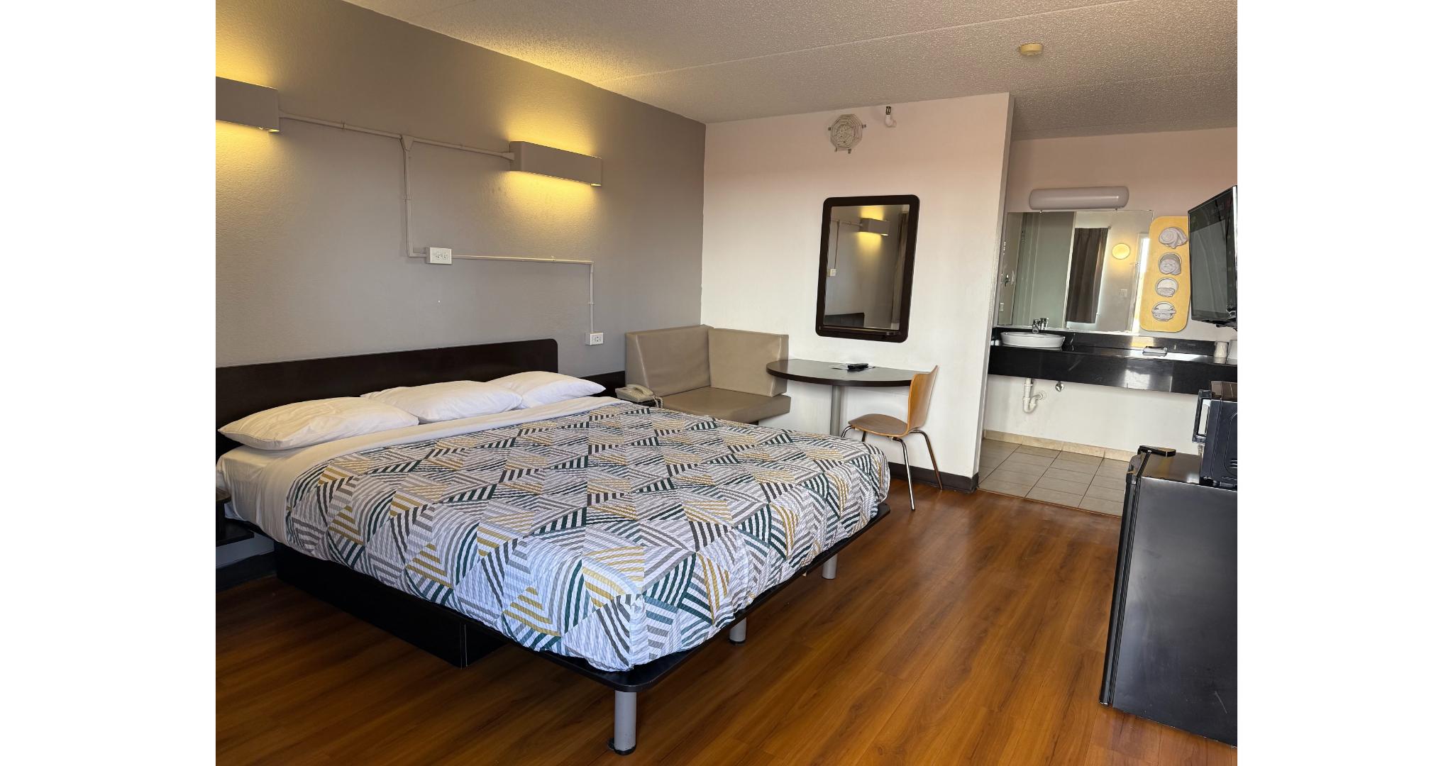 Room, King Bed