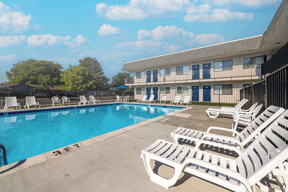 Motel6 Twin Falls, ID 8/43