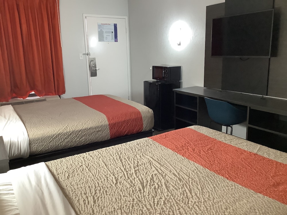 Motel6 Memphis, TN - East 19/53