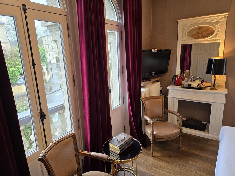 Castel Bayeux Guesthouse 27/50