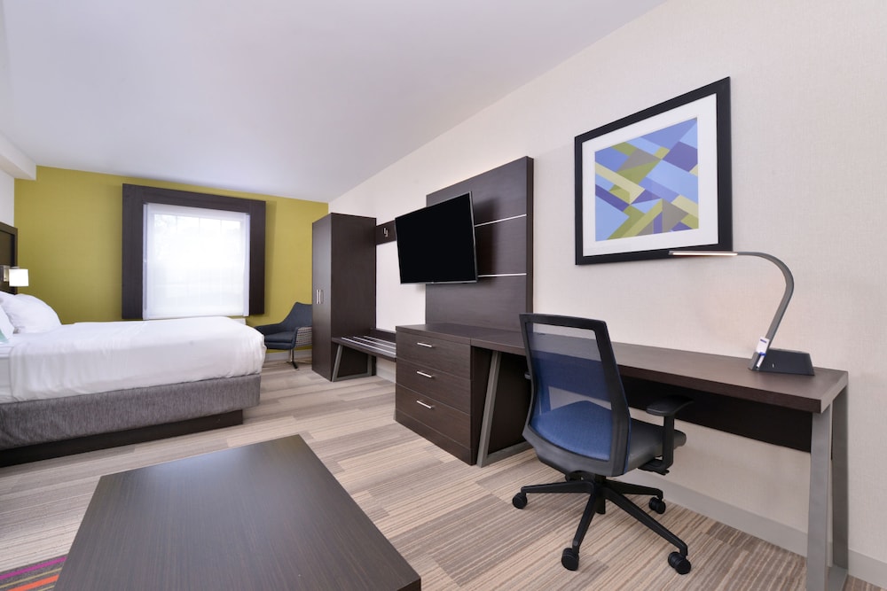 Holiday Inn Express Mystic 21/45