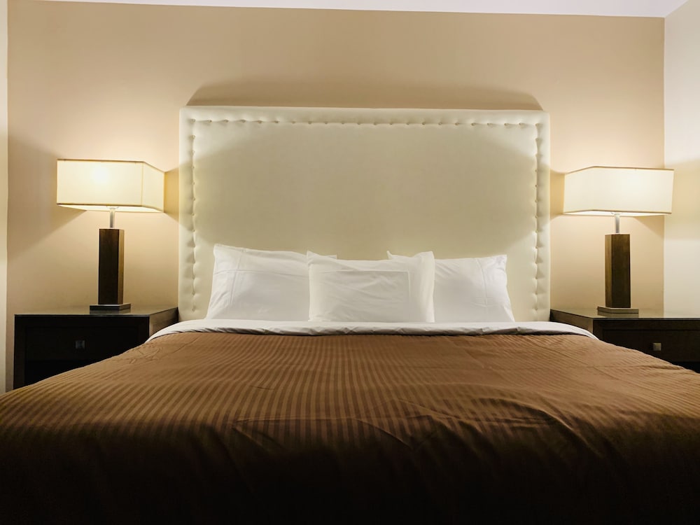 The Universal Inn And Suites 23/67