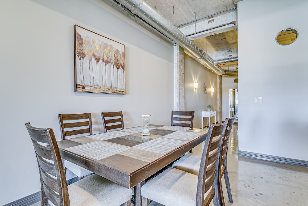 Luxury Downtown Dallas Stay by Amyfinehouse 35/50