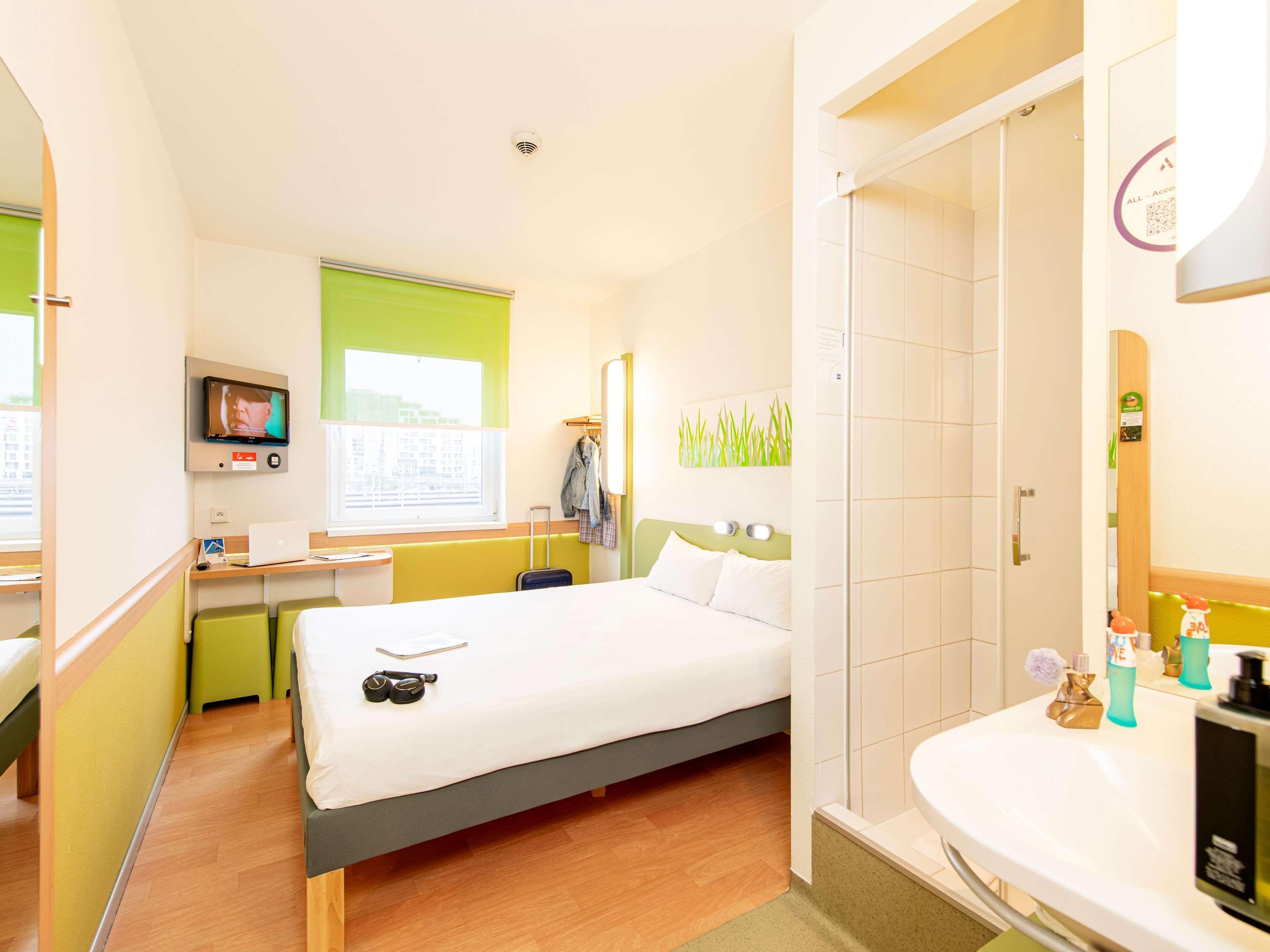 STANDARD, DOUBLE BED, WITH EXTRA BED