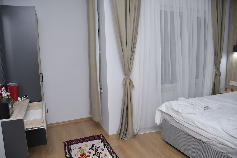 Hotel Arinna 8/25