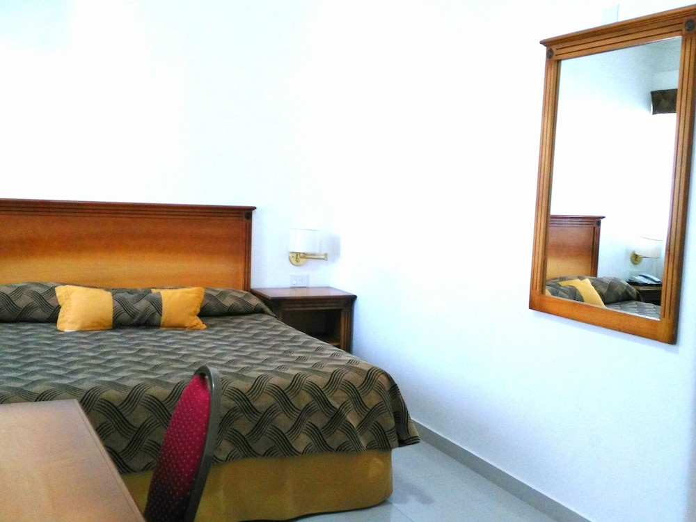 Tritone Hotel Ex Dazzler Tritone 12/49