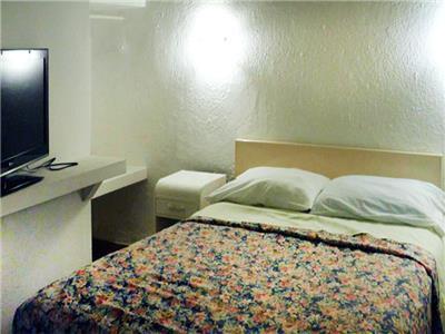 Morales Inn 22/31