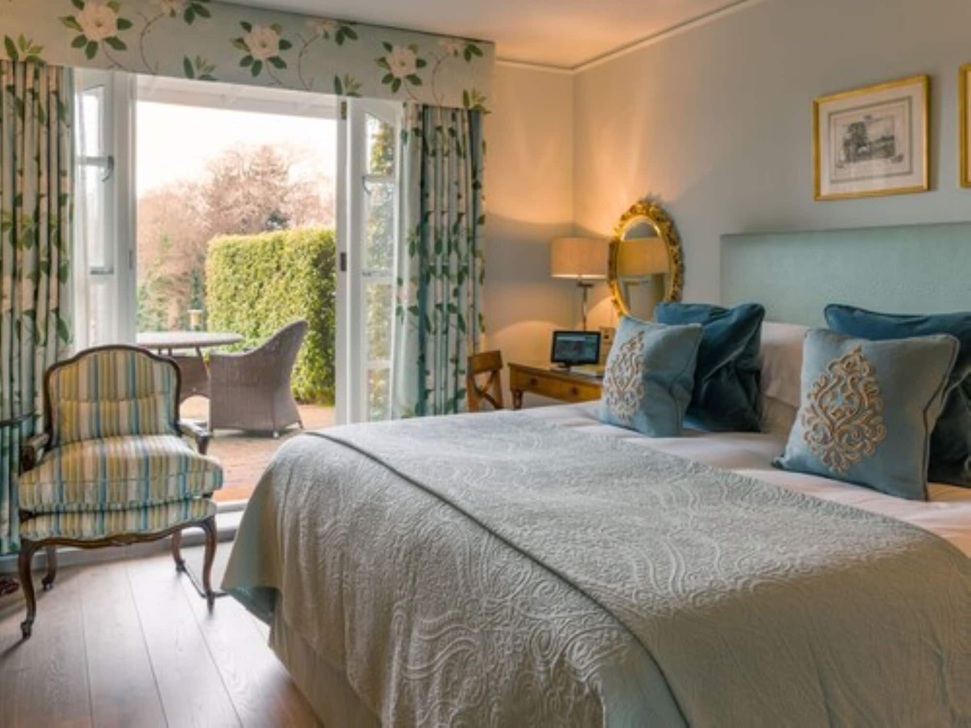 Garden, King Bed