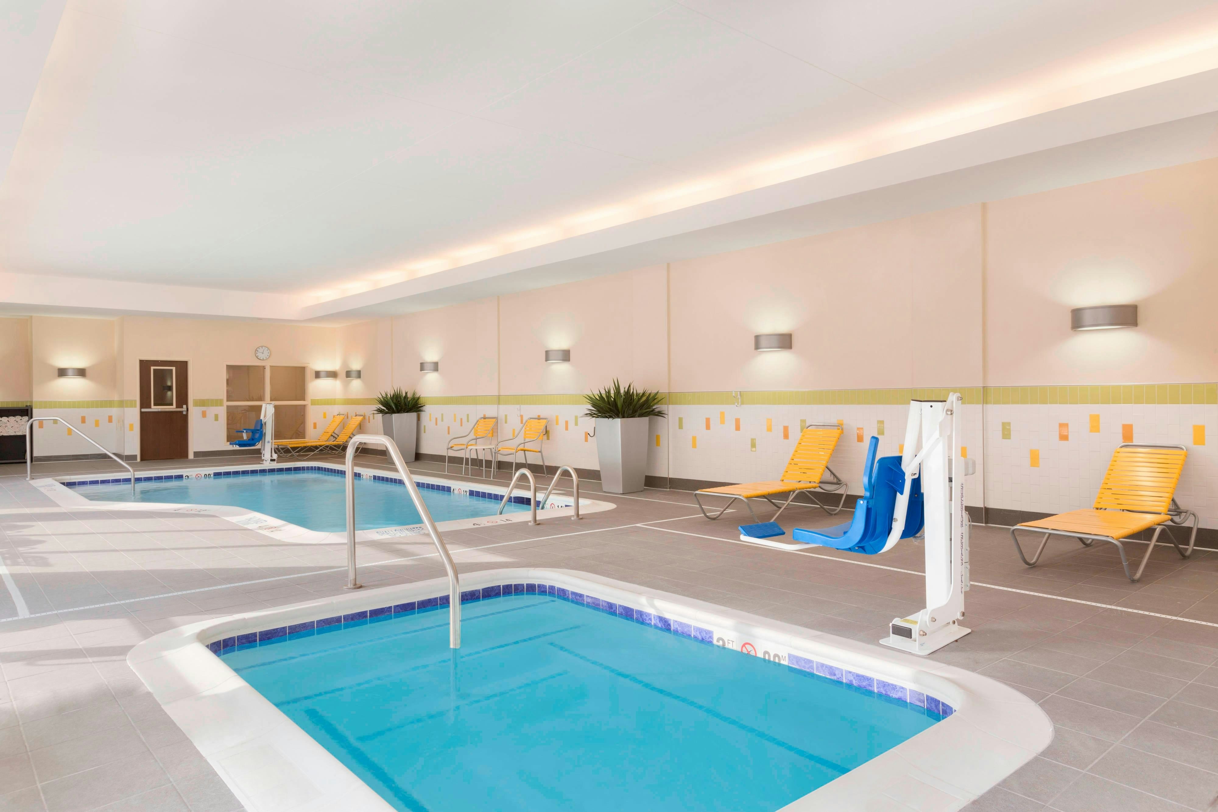 Fairfield Inn & Suites Pittsburgh Airport/Robinson Township 16/30