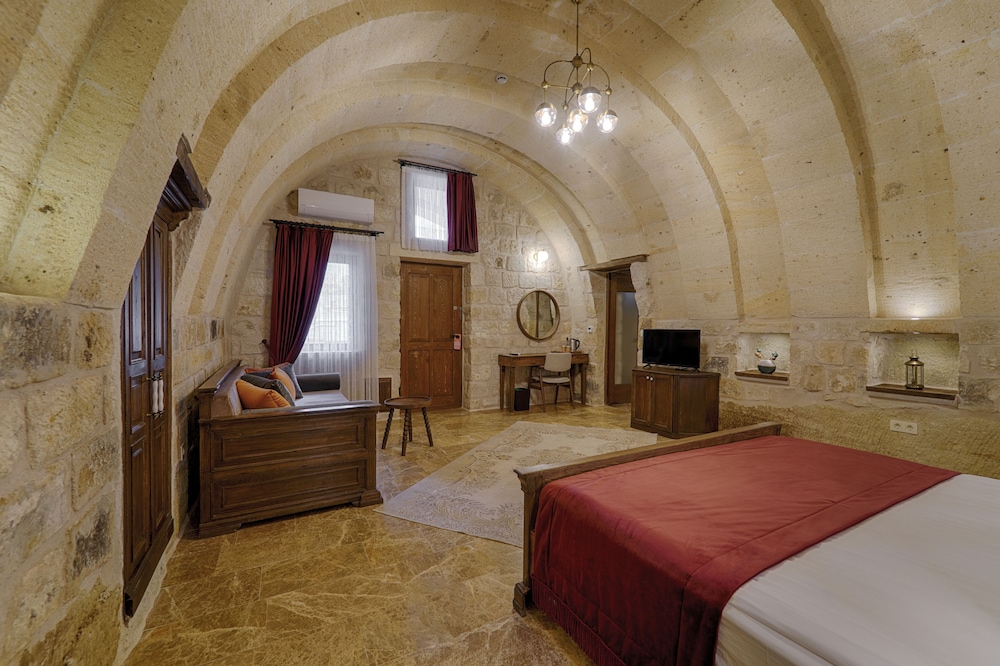 Solem Cave Suites 23/56