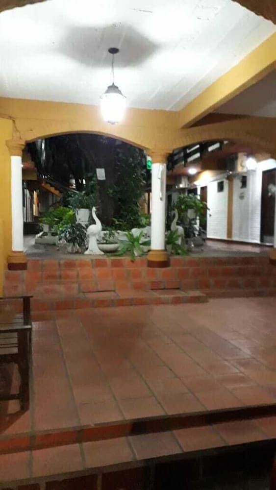 Hostal Residencial Leones De Castilla 9/45