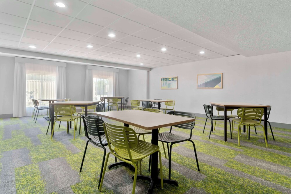 restaurant cafeteria