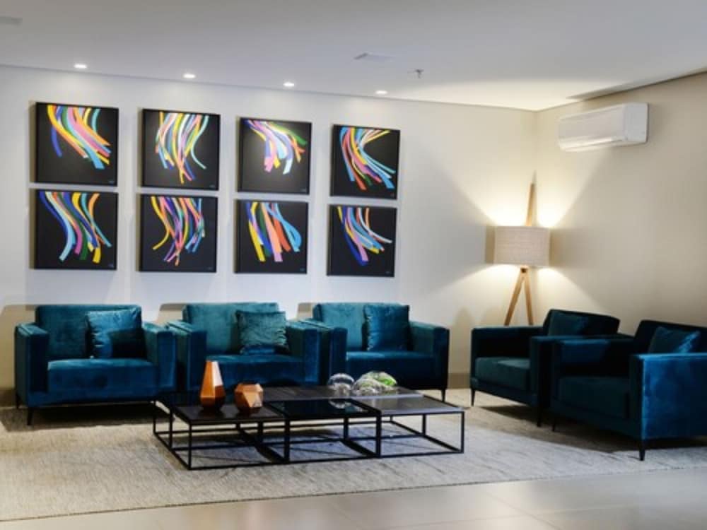 Dubai Suites 18/25