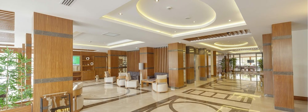 LAMEC HOTEL BUSINESS 5/32