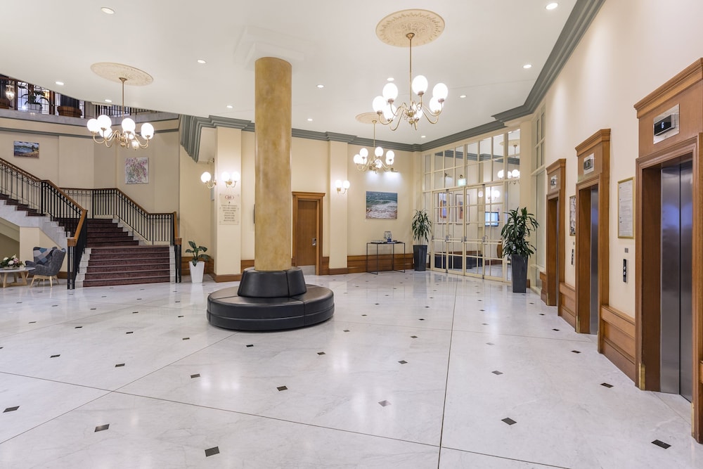 Crowne Plaza Terrigal 10/75