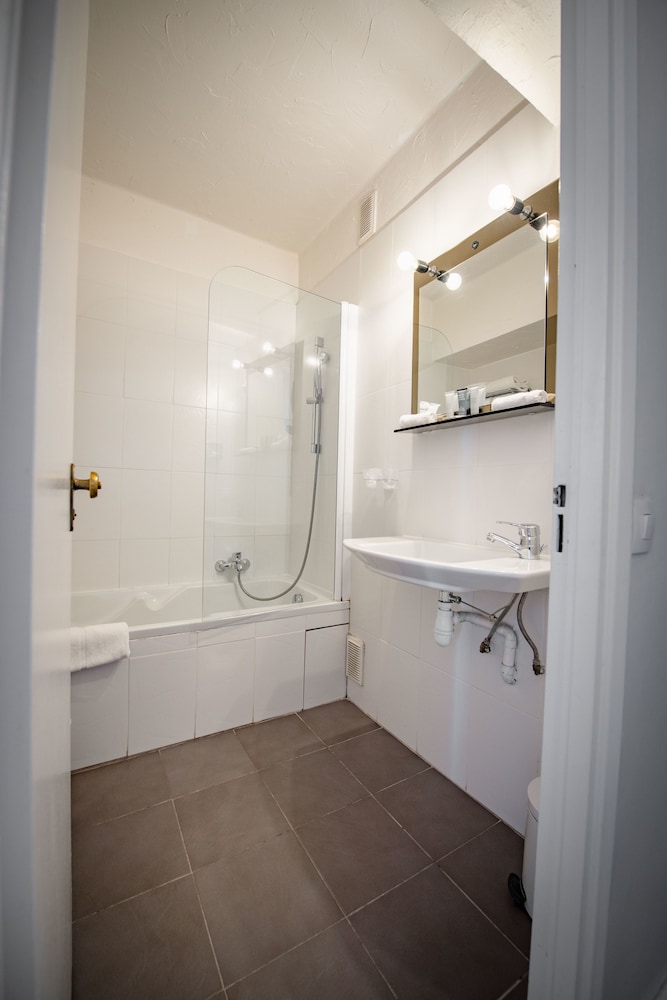 Exclusive Hotel Comte De Nice 49/50