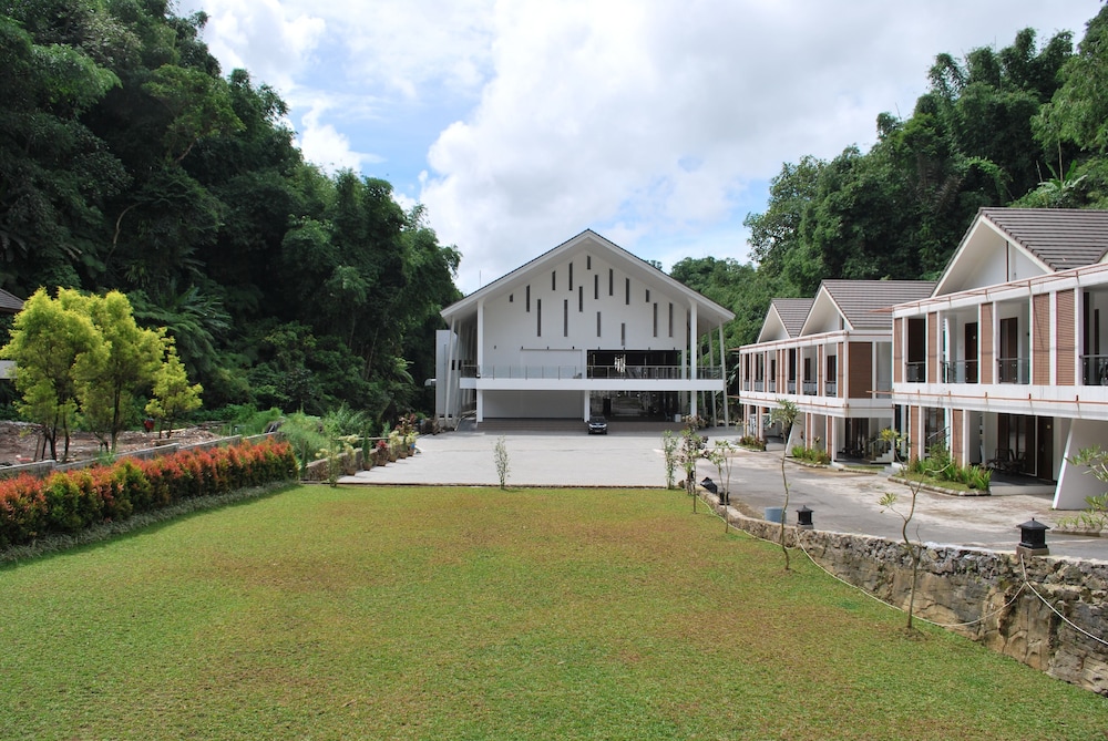 Zuri Resort Cipanas 19/24