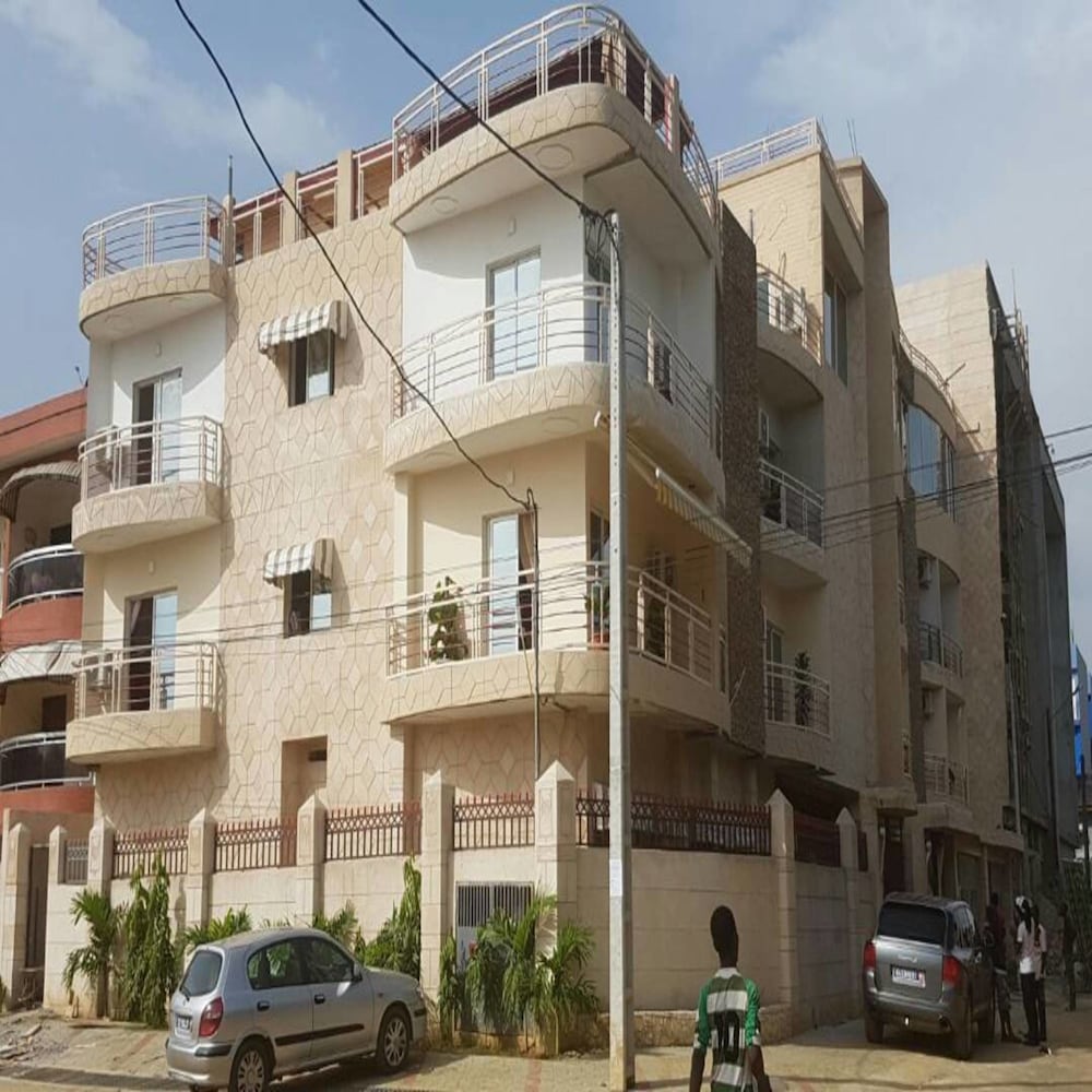 Eifell's Hotel's 28/35
