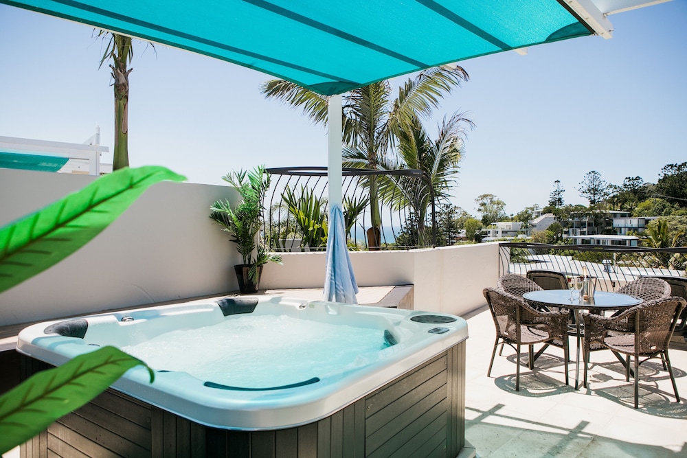 NOOSA BLUE RESORT 64/76