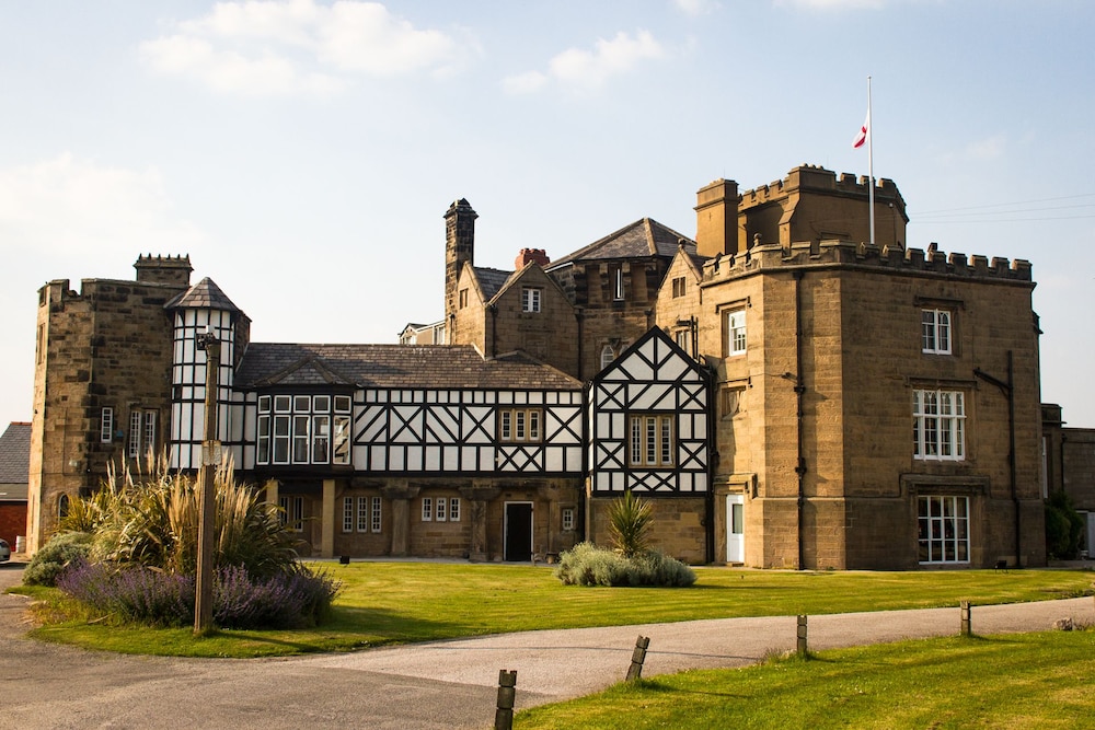 Leasowe Castle 24/30