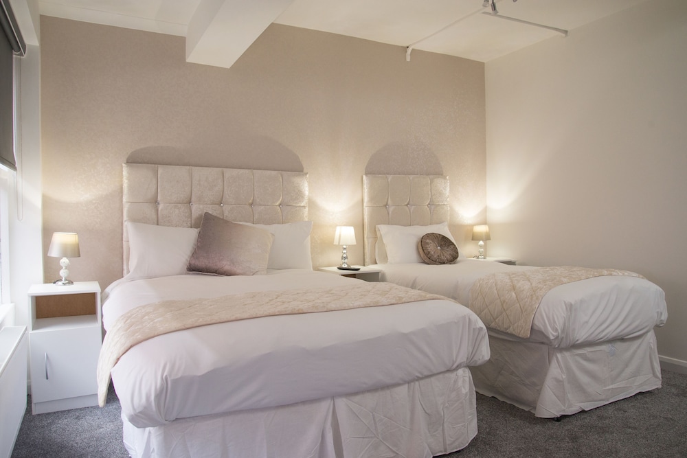 TLK Apartments and Hotel 12/50