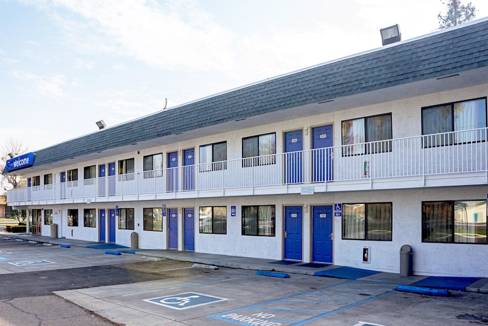 Motel6 Porterville, CA 6/57