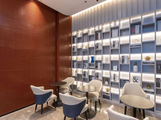 Microtel by Wyndham Hengyang Huaxin 5/20