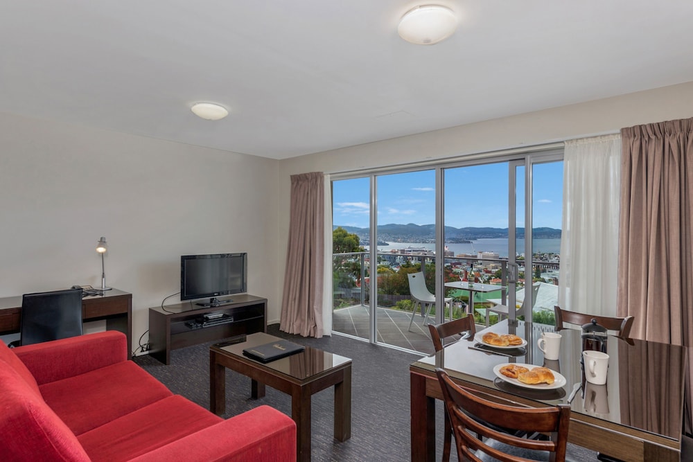 BAY VIEW VILLAS 37/64