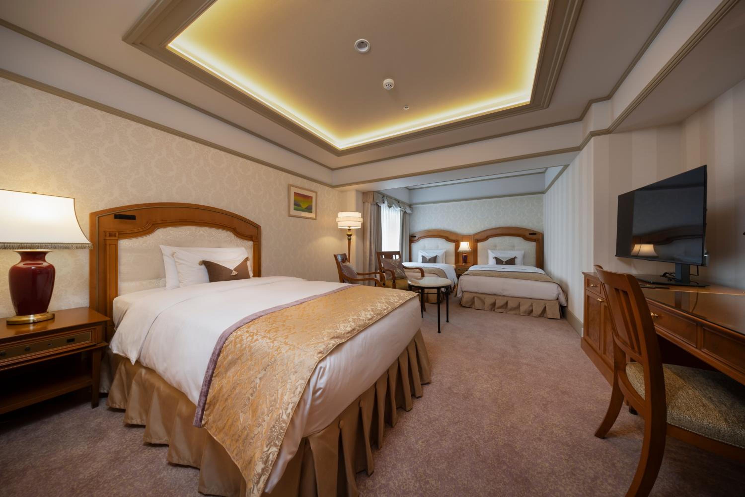 Executive, Triple, South View
