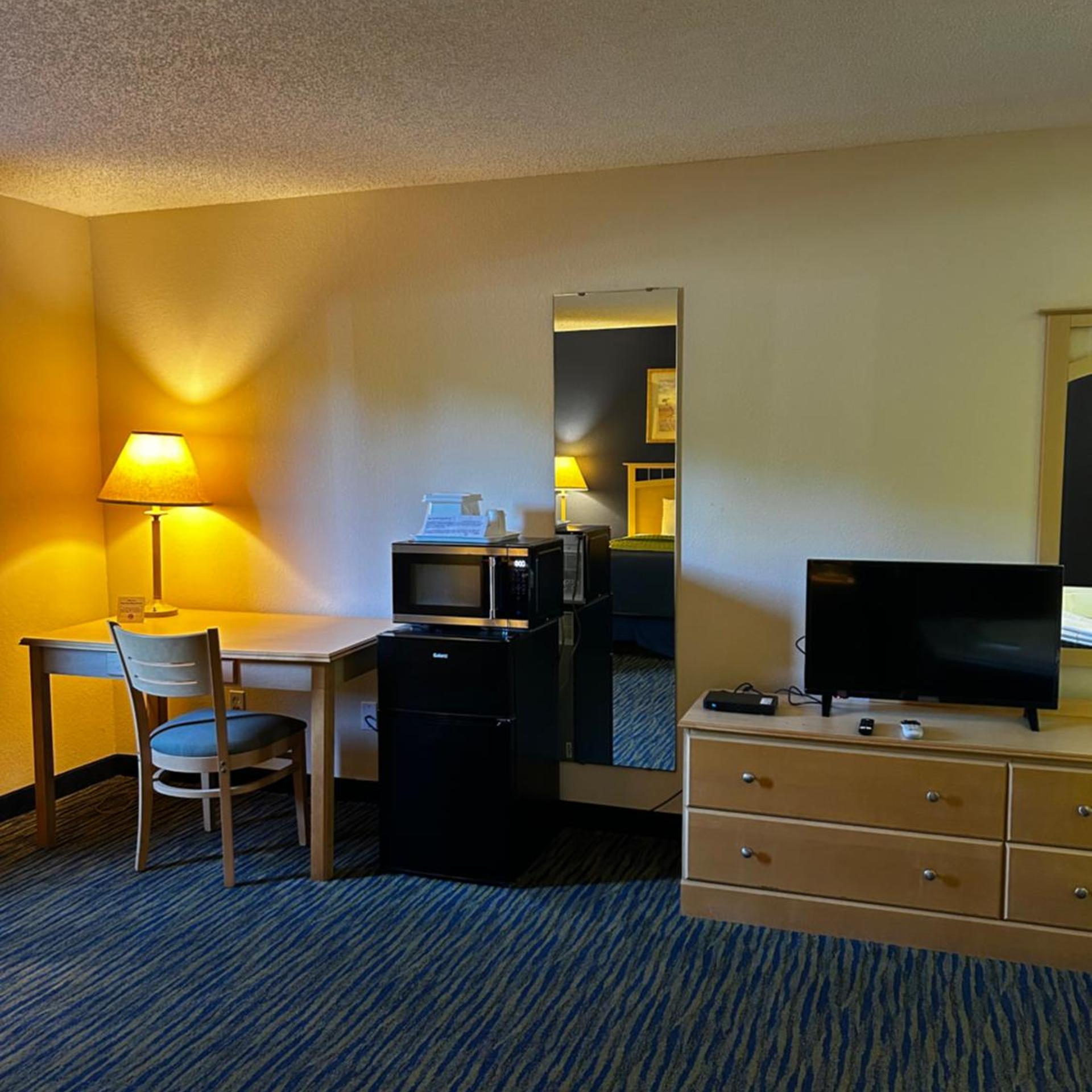 Ameristay Inn & Suites 13/19